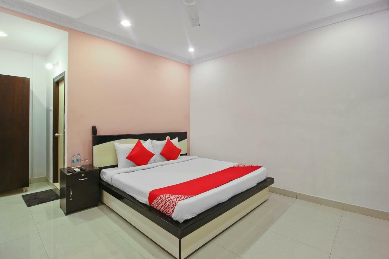 Oyo Flagship 463 Banjara Hills Hotell Hyderabad Exteriör bild