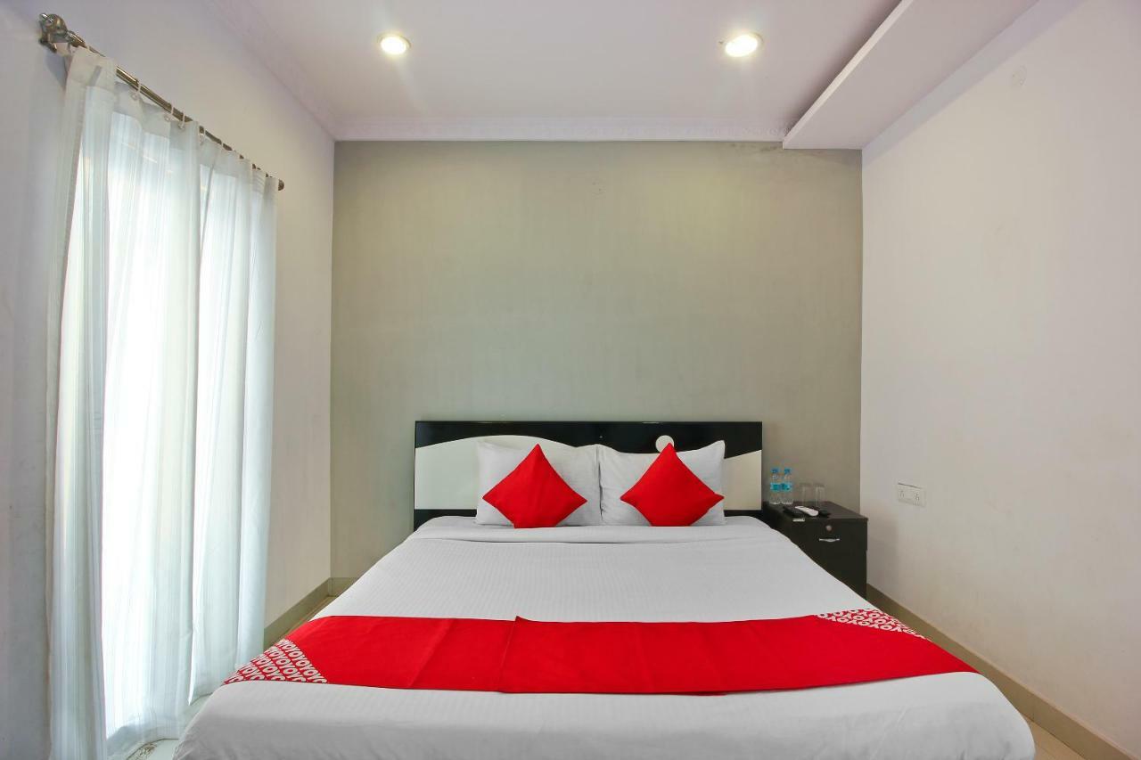 Oyo Flagship 463 Banjara Hills Hotell Hyderabad Exteriör bild