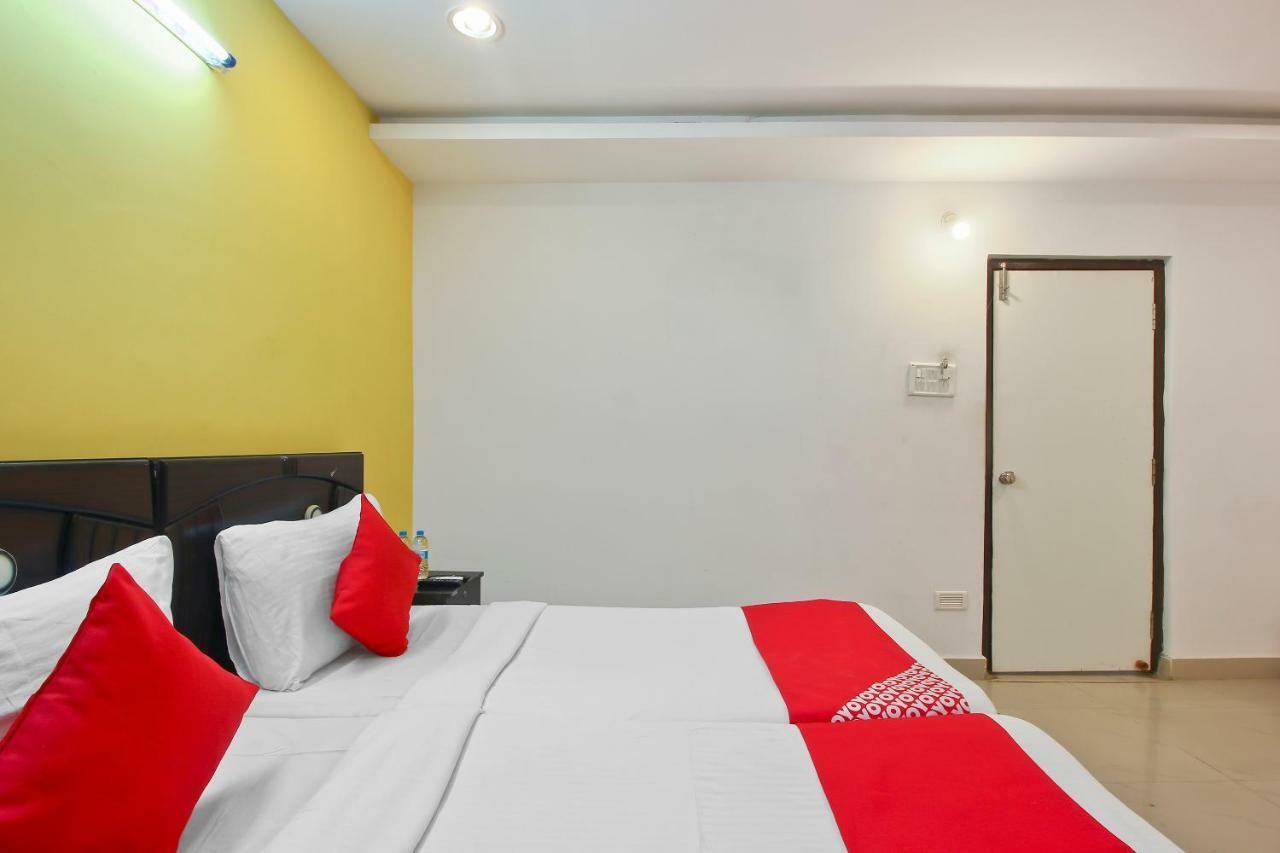 Oyo Flagship 463 Banjara Hills Hotell Hyderabad Exteriör bild