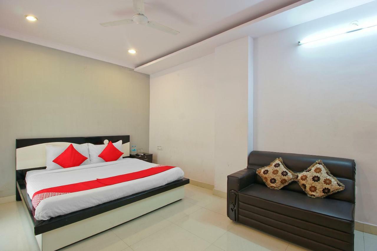 Oyo Flagship 463 Banjara Hills Hotell Hyderabad Exteriör bild