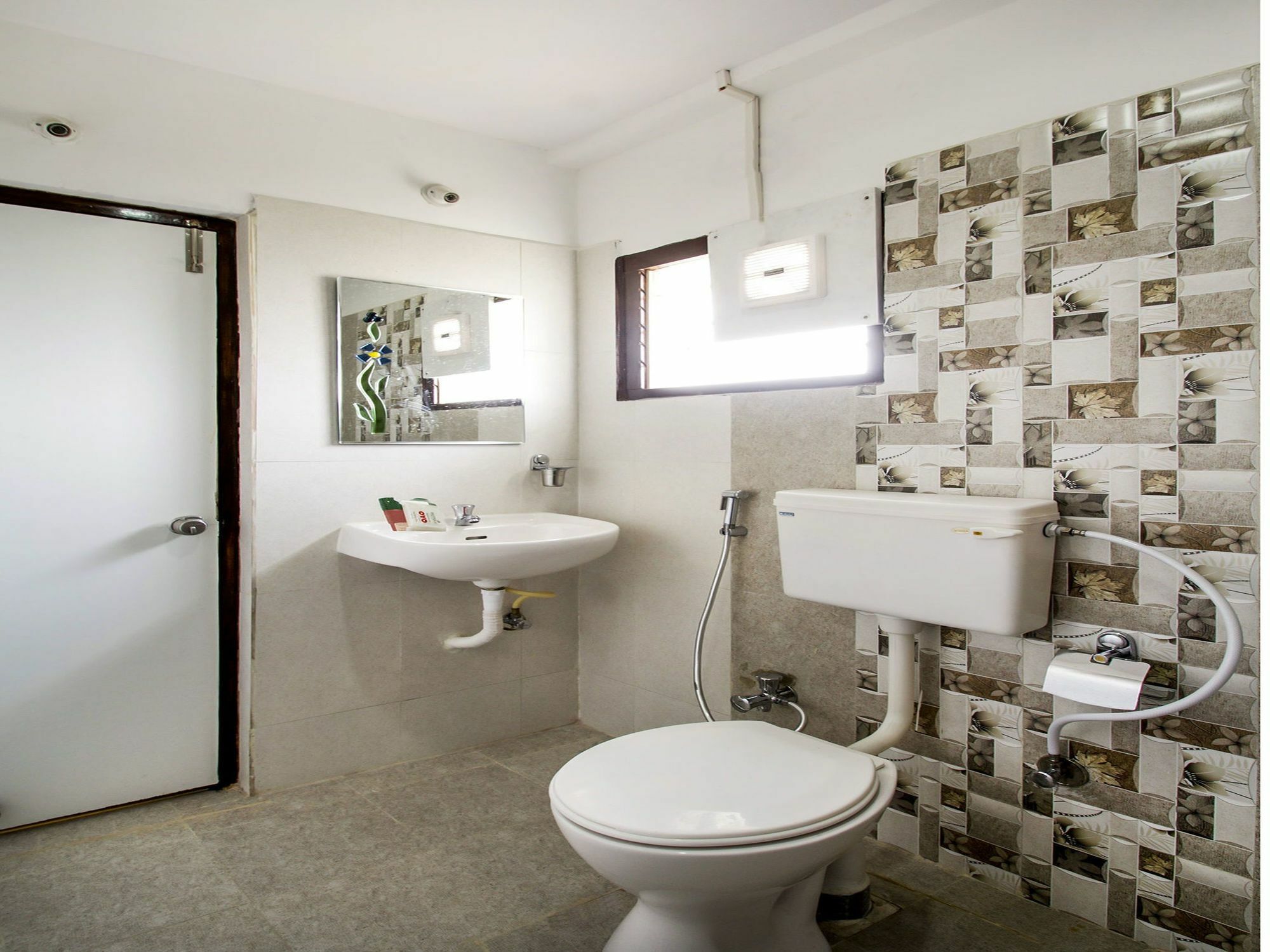 Oyo Flagship 463 Banjara Hills Hotell Hyderabad Exteriör bild
